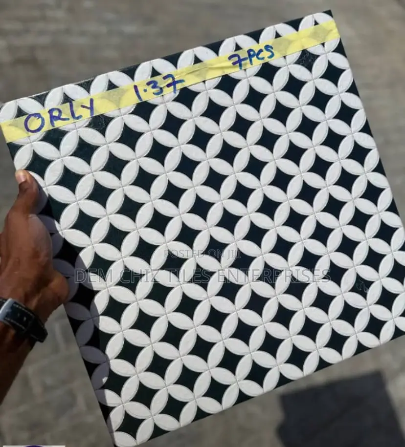 Orly Black and White Patterned ( 44cm * 44cm)
