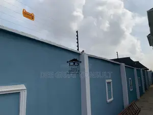 Electric Fence With Alarm Powered With Solar
