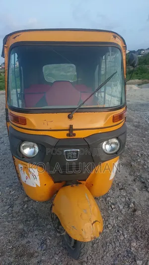 Photo - Bajaj RE 2022 Yellow