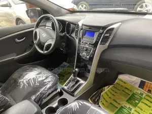 Hyundai Elantra Value Edition Sedan FWD (2.0L 4cyl 6A) 2017 Black