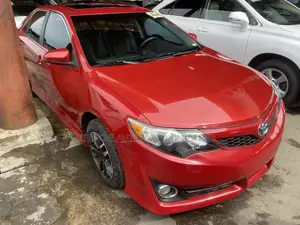 Toyota Camry SE 4dr Sedan (2.5L 4cyl 6A) 2013 Red