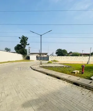 2bdrm Apartment in Ilupeju for sale