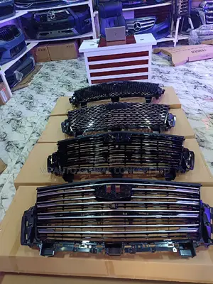 Cadillac Escalade 2021/2024 Front Grille