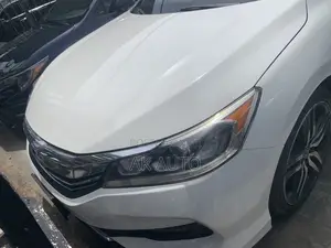 Honda Accord Sport SE 4dr Sedan FWD (2.4L 4cyl 2A) 2017 White