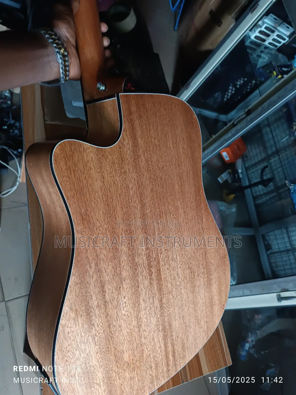 Syain Electro-Acoustic/Semi-Acoustic Guitar