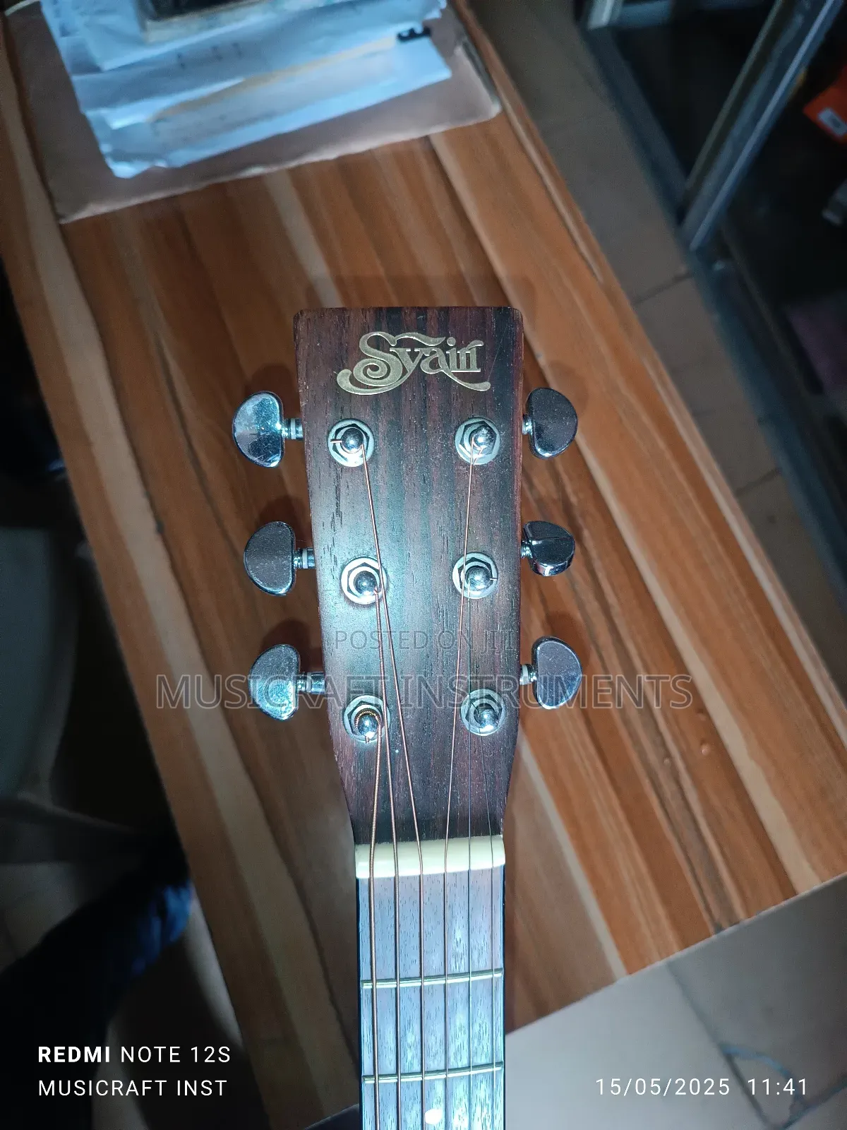 Syain Electro-Acoustic/Semi-Acoustic Guitar