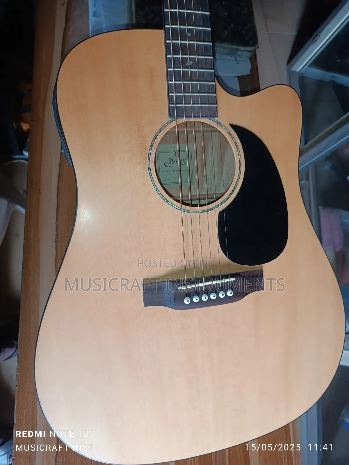 Syain Electro-Acoustic/Semi-Acoustic Guitar