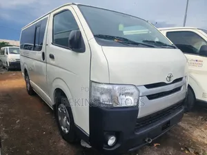 Toyota HiAce 2013 White