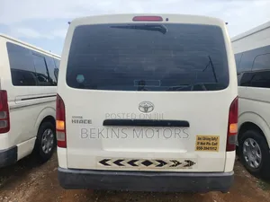 Toyota HiAce 2013 White