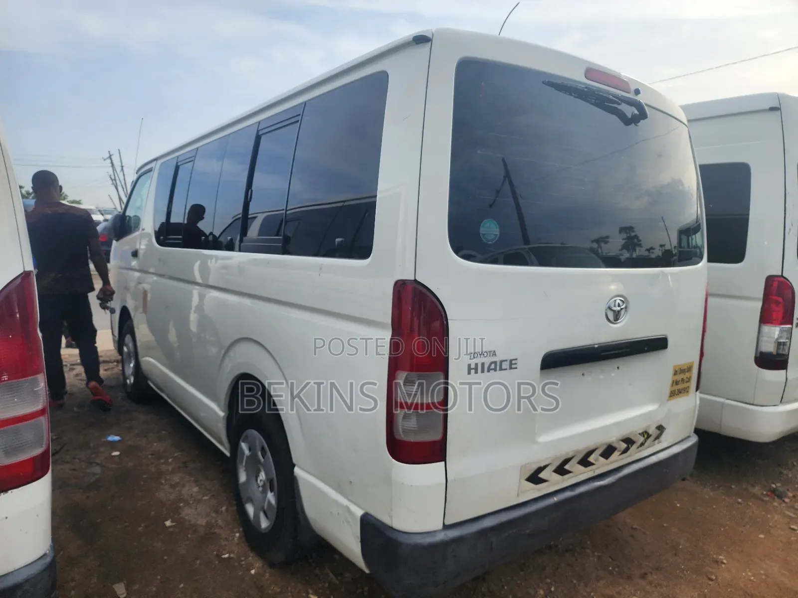 Toyota HiAce 2013 White