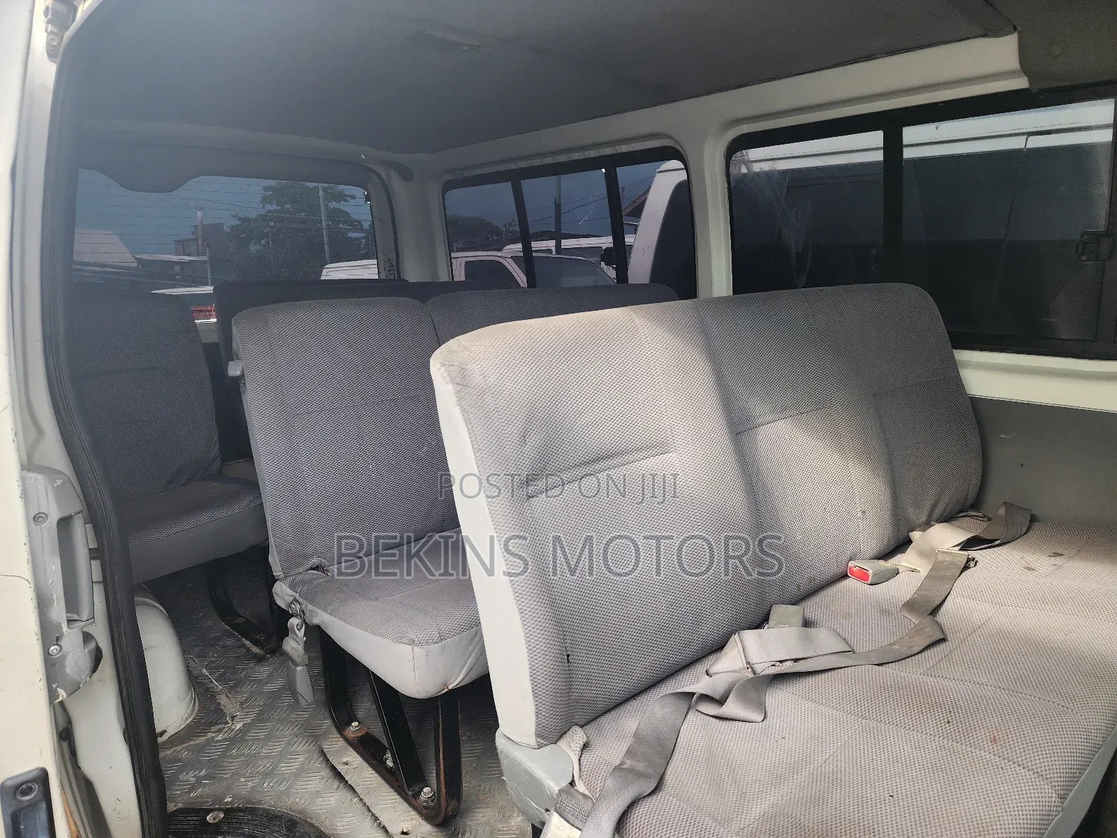 Toyota HiAce 2013 White