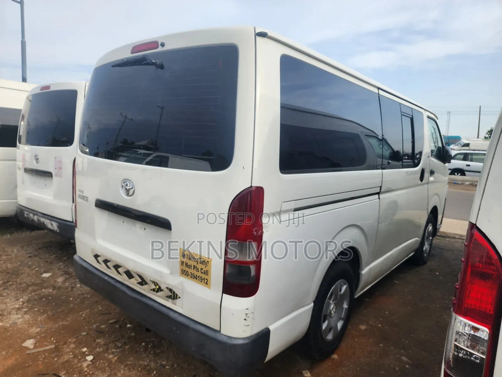 Toyota HiAce 2013 White