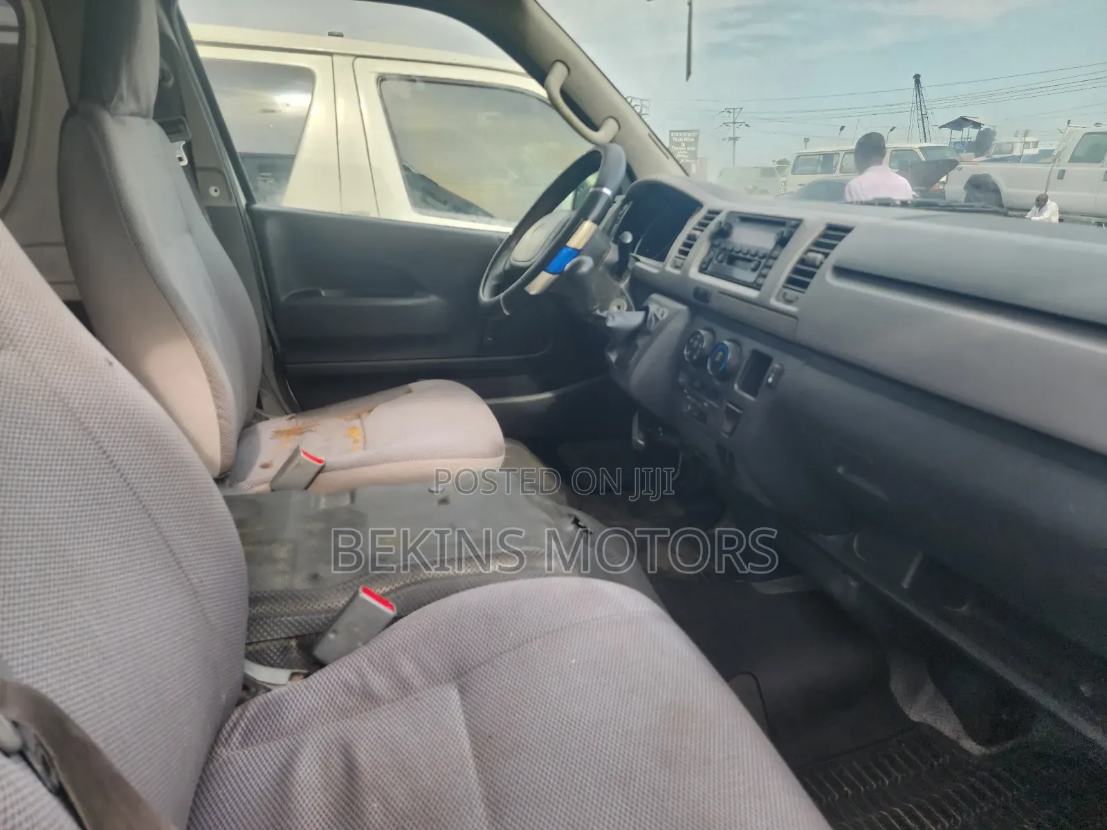 Toyota HiAce 2013 White