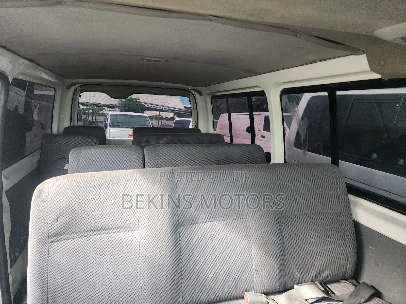 Toyota HiAce 2013 White