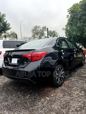 Toyota Corolla SE (1.8L 4cyl 2A) 2018 Black