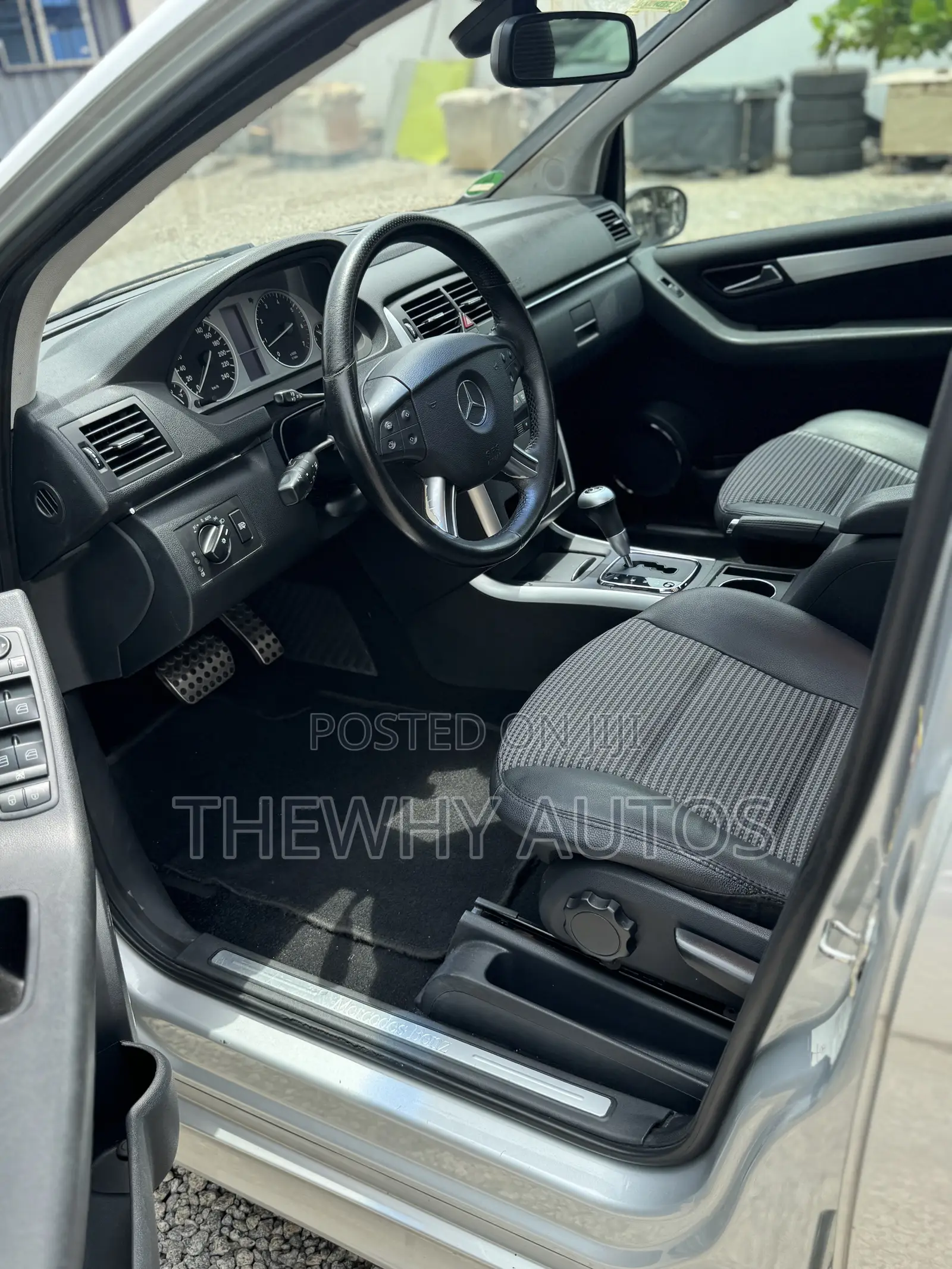 Mercedes-Benz 200 2001 Silver