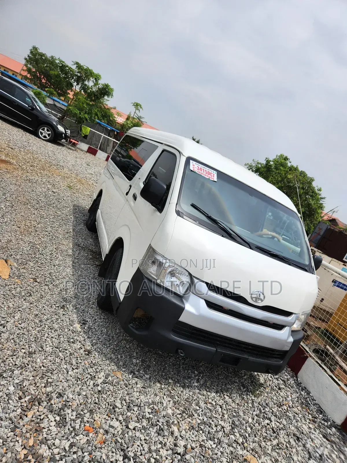 Toyota HiAce 2012 White