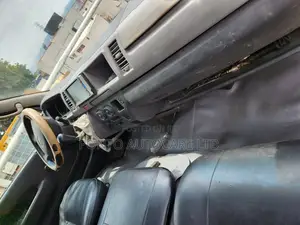 Toyota HiAce 2012 White