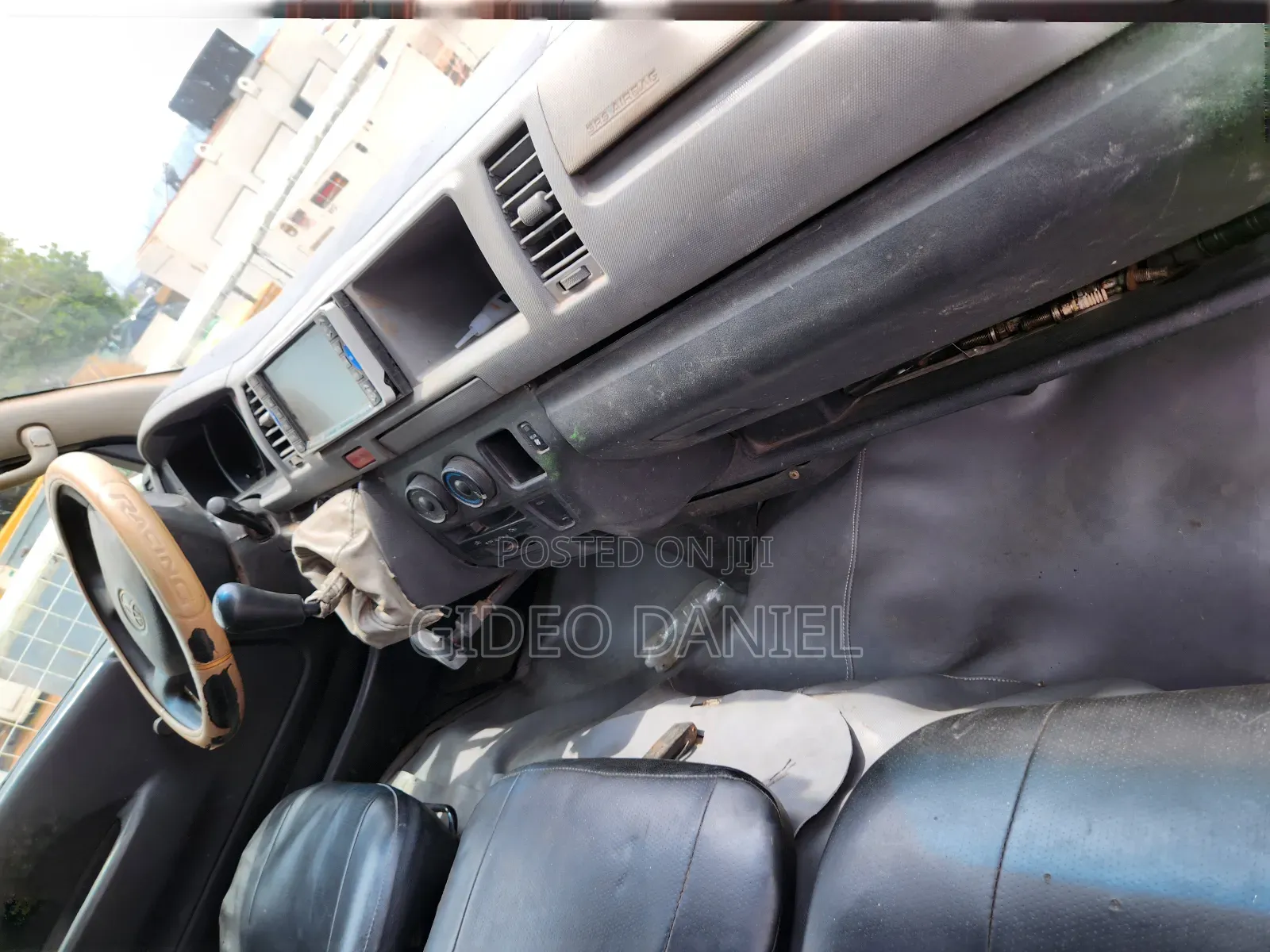 Toyota HiAce 2012 White