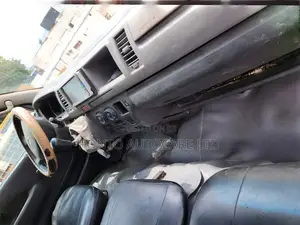 Toyota HiAce 2012 White