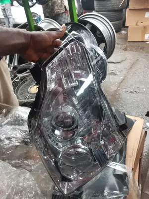 Headlamp for Mitsubishi Pajero 2018
