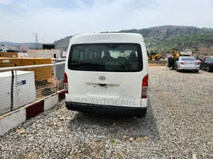 Toyota HiAce 2012 White
