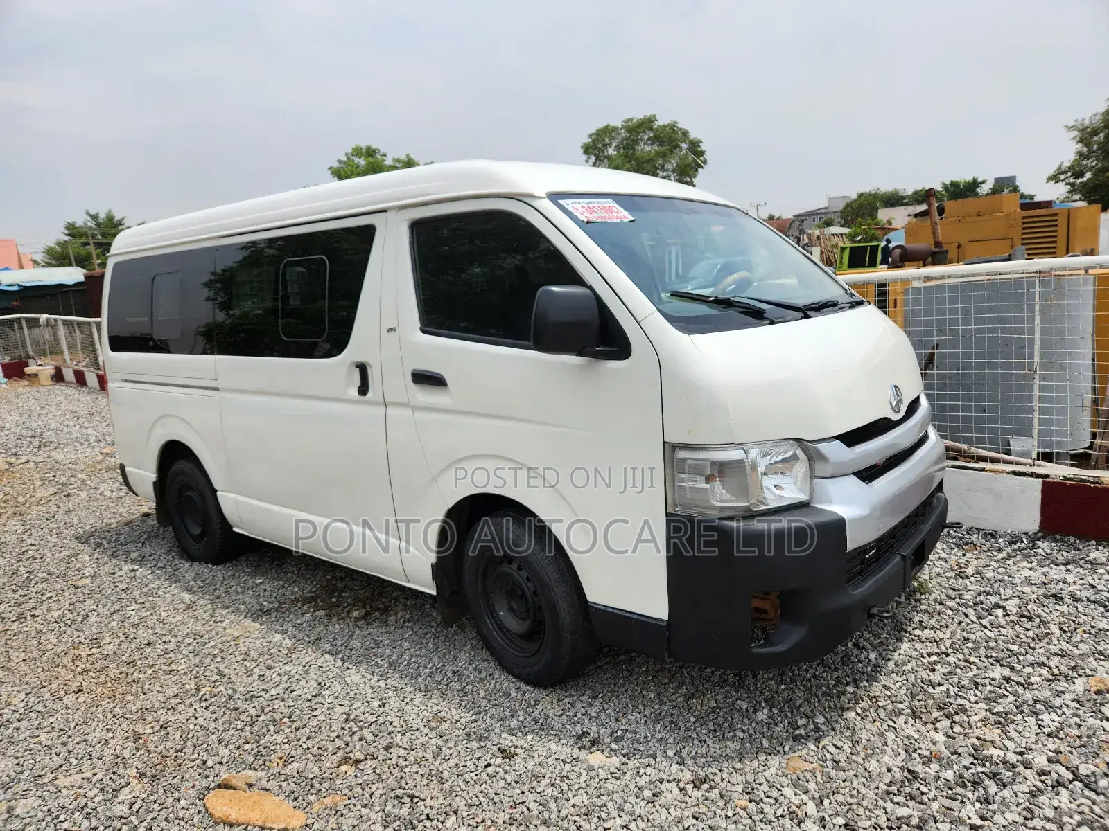 Toyota HiAce 2012 White