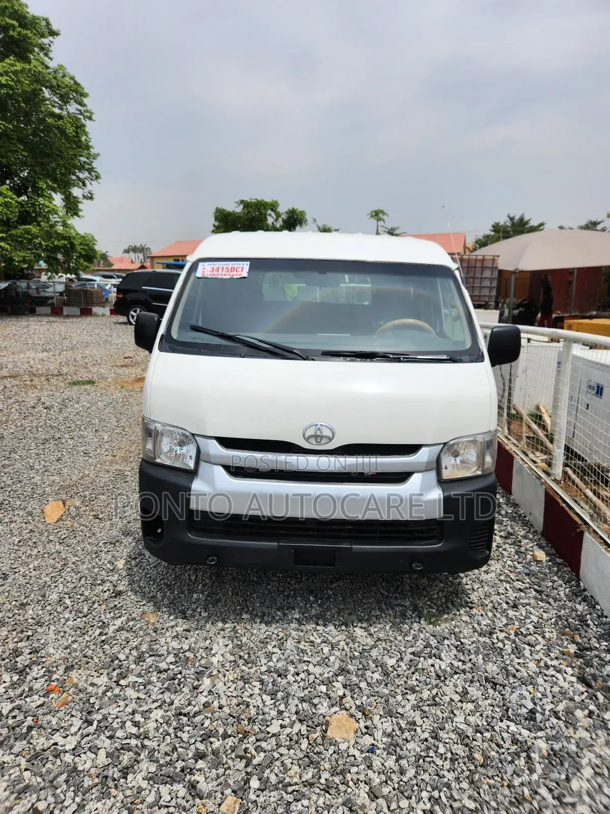Toyota HiAce 2012 White