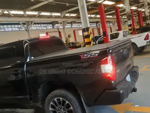 Fiber Folding Boot Cover for Toyota Tundra