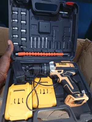 Dewalt Screwing Machine