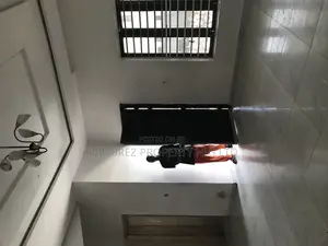 Studio Apartment in Orchild Road Chevron for rent