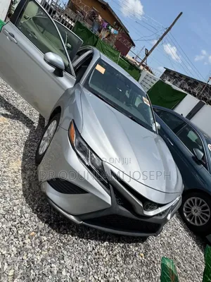 Toyota Camry SE (2.5L 4cyl 8A) 2019 Silver