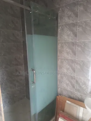 Princess Shower Cubicles