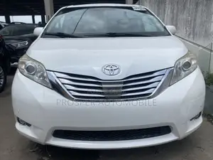 Toyota Sienna Limited 7 Passenger 2012 White