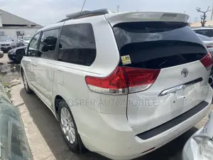 Toyota Sienna Limited 7 Passenger 2012 White