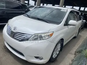Toyota Sienna Limited 7 Passenger 2012 White