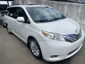 Toyota Sienna Limited 7 Passenger 2012 White