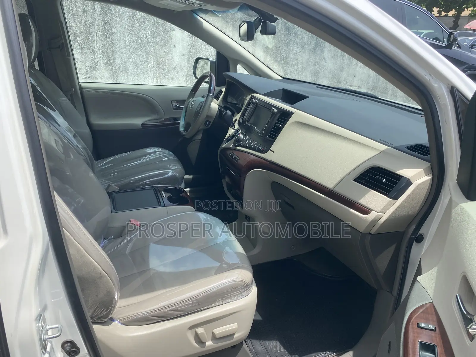 Toyota Sienna Limited 7 Passenger 2012 White