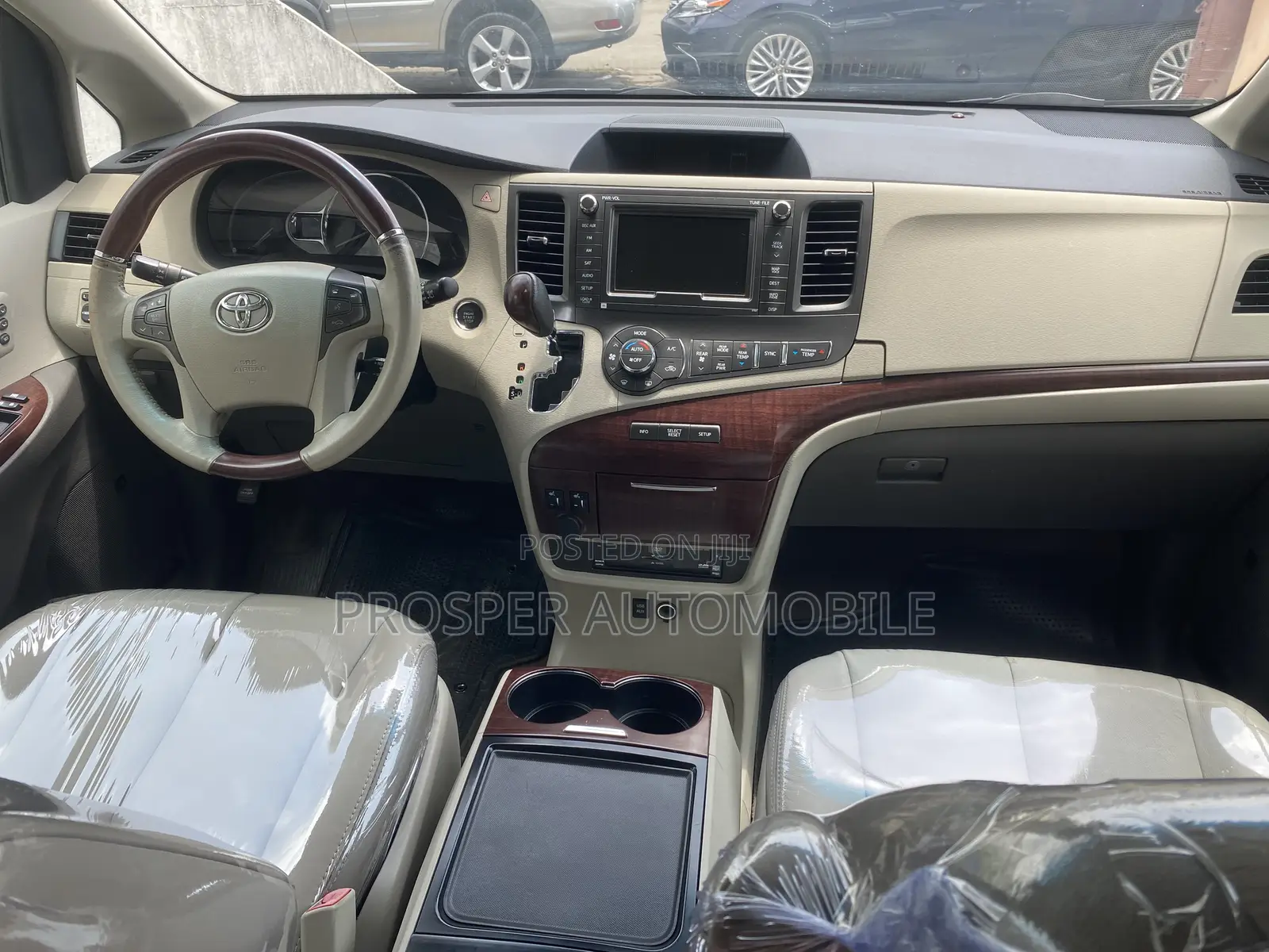 Toyota Sienna Limited 7 Passenger 2012 White