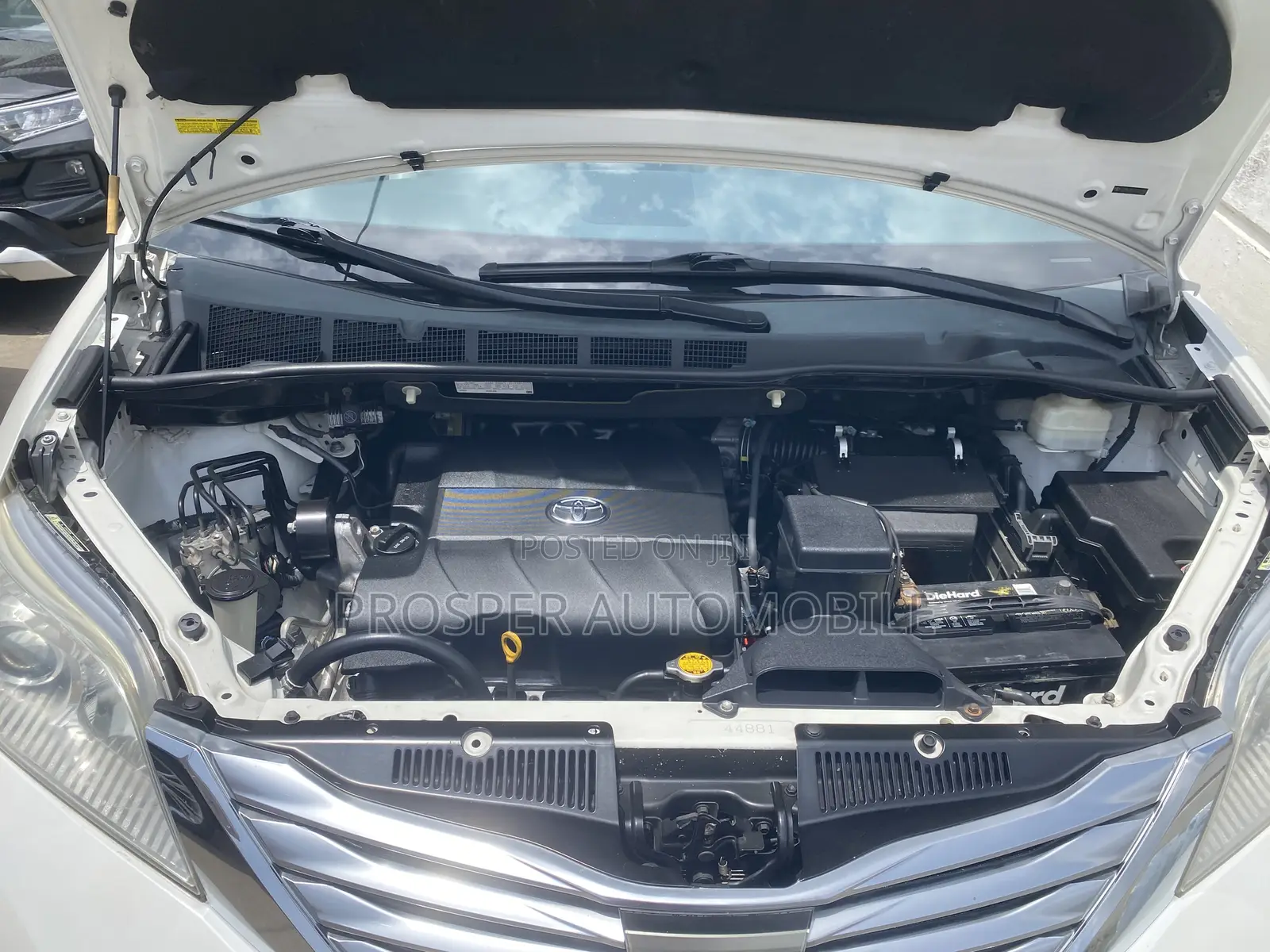 Toyota Sienna Limited 7 Passenger 2012 White