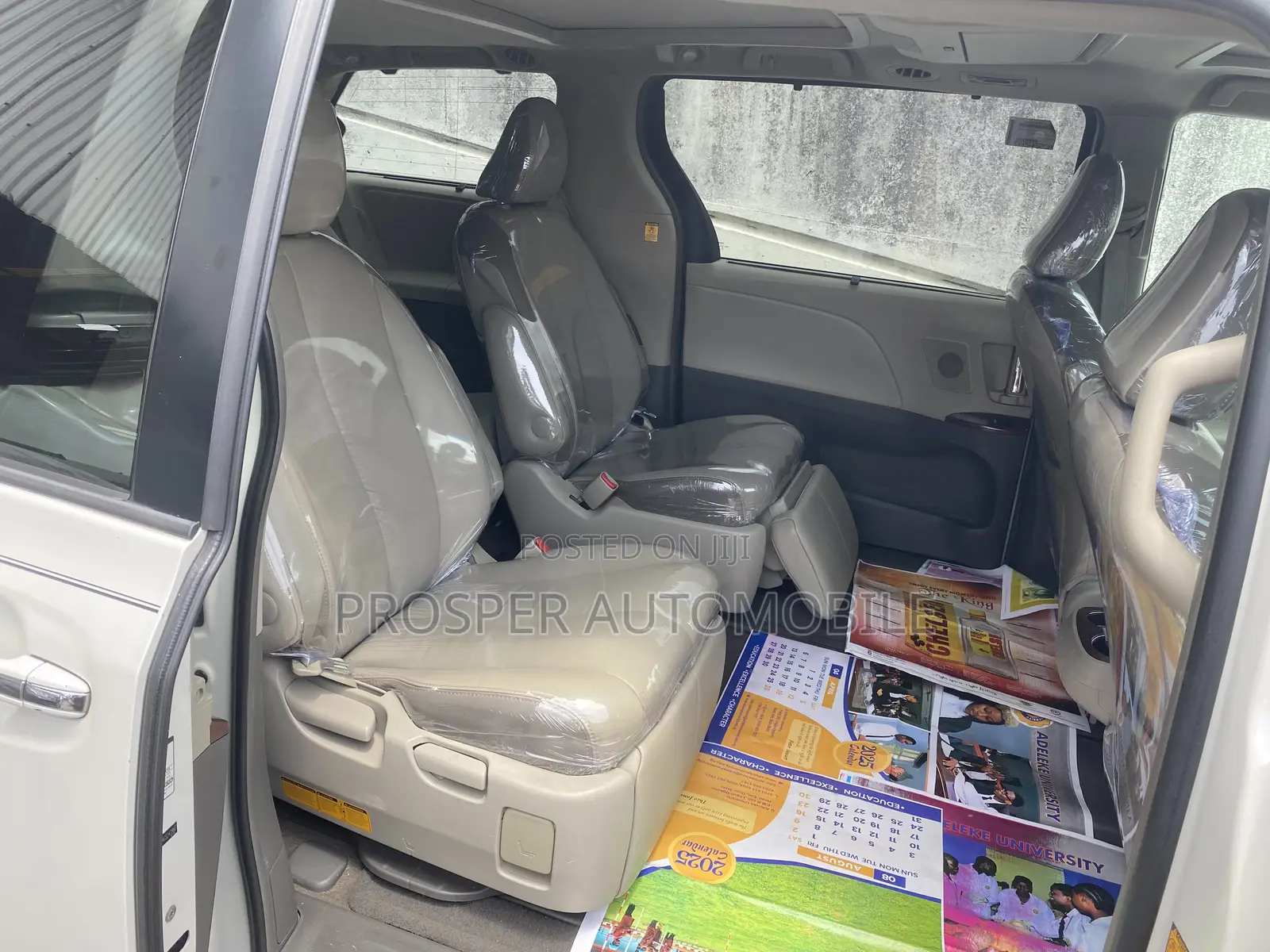 Toyota Sienna Limited 7 Passenger 2012 White