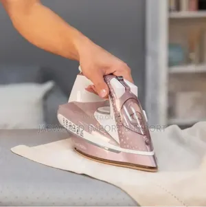 Russell Hobbs Pearl Glide Steam Iron - 2600w