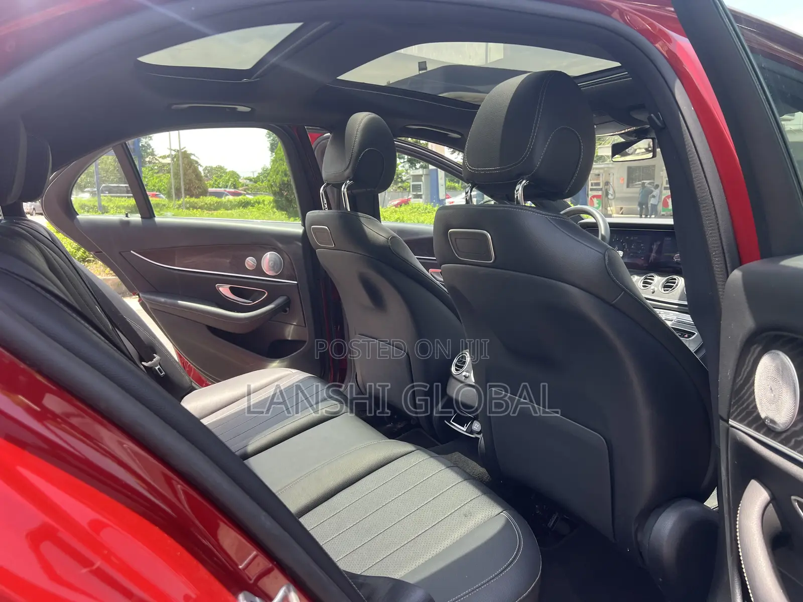 Mercedes-Benz E300 2019 Red