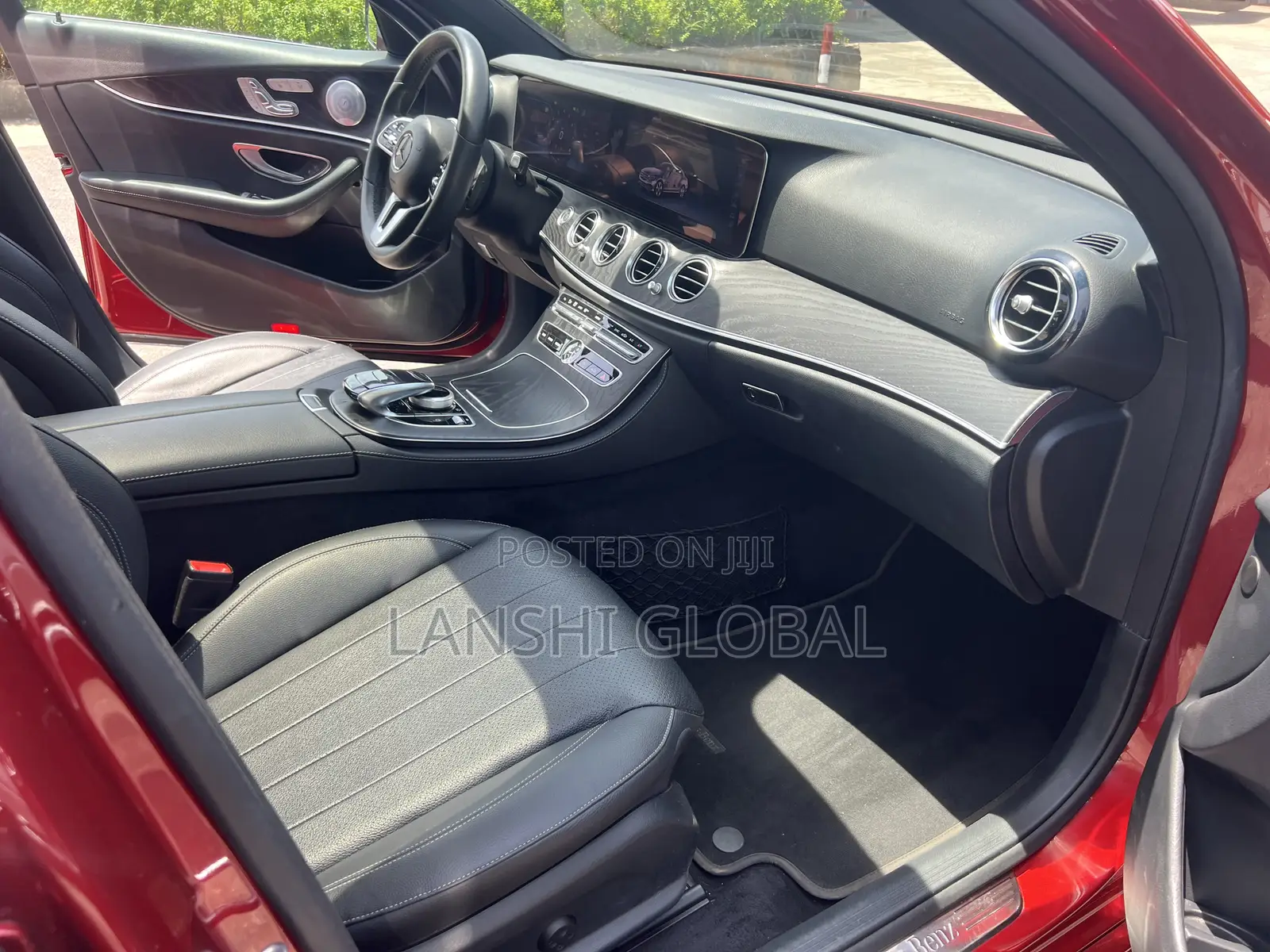 Mercedes-Benz E300 2019 Red