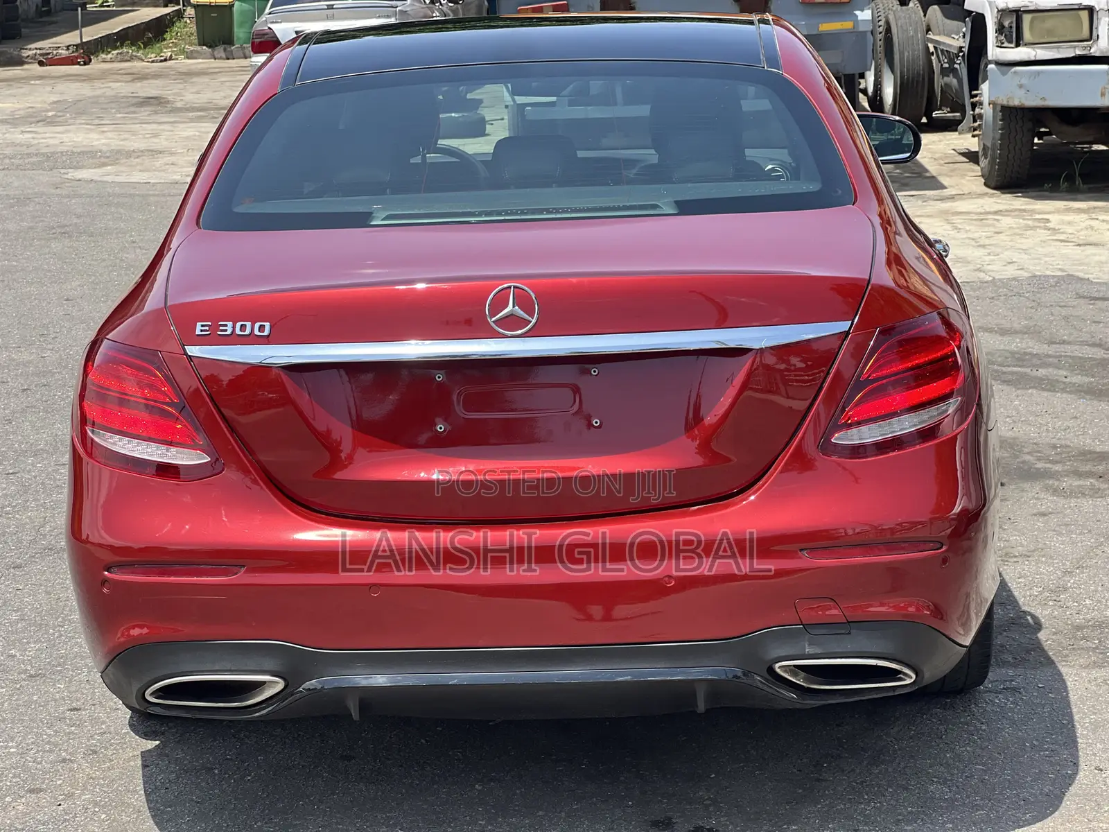 Mercedes-Benz E300 2019 Red