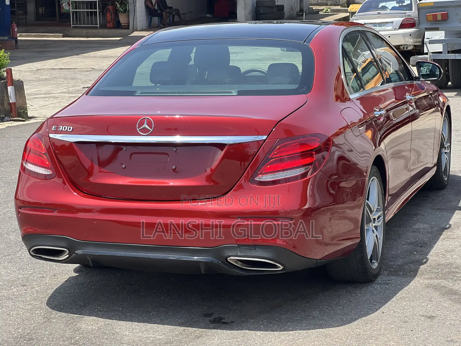 Mercedes-Benz E300 2019 Red