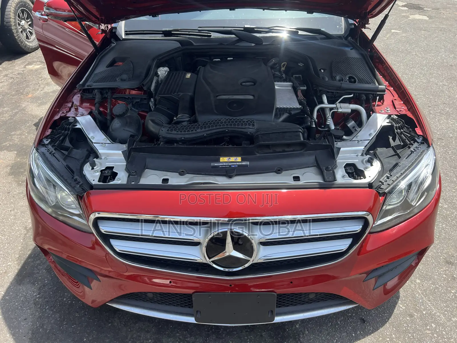 Mercedes-Benz E300 2019 Red