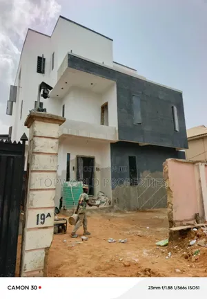 5bdrm Duplex in Unilag Estate Magodo, Berger for sale