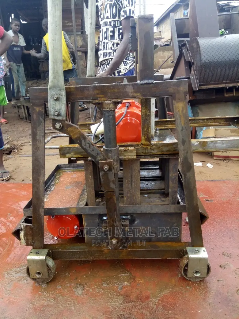 Concrete Block Making Machine