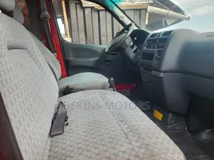 Toyota HiAce 2007 Red